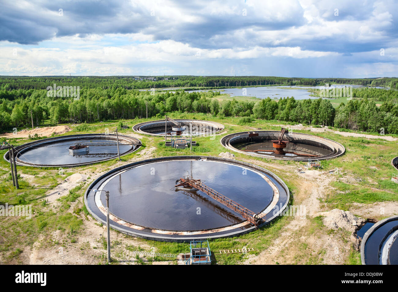 Wastewater treatment plant for remove biological or chemical waste