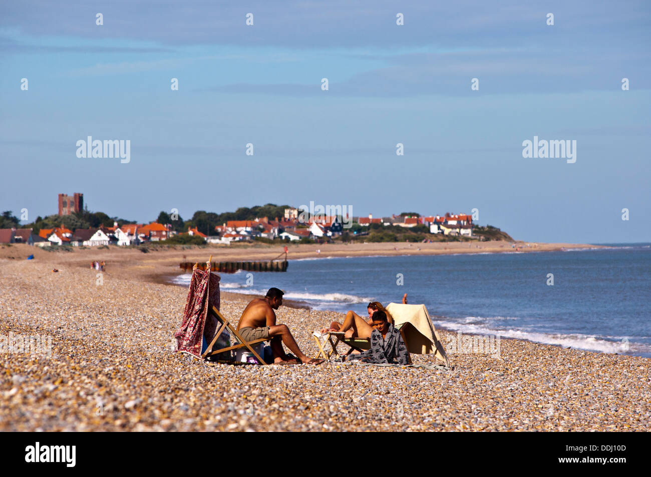 Family on beach holiday hi-res stock photography and images - Alamy