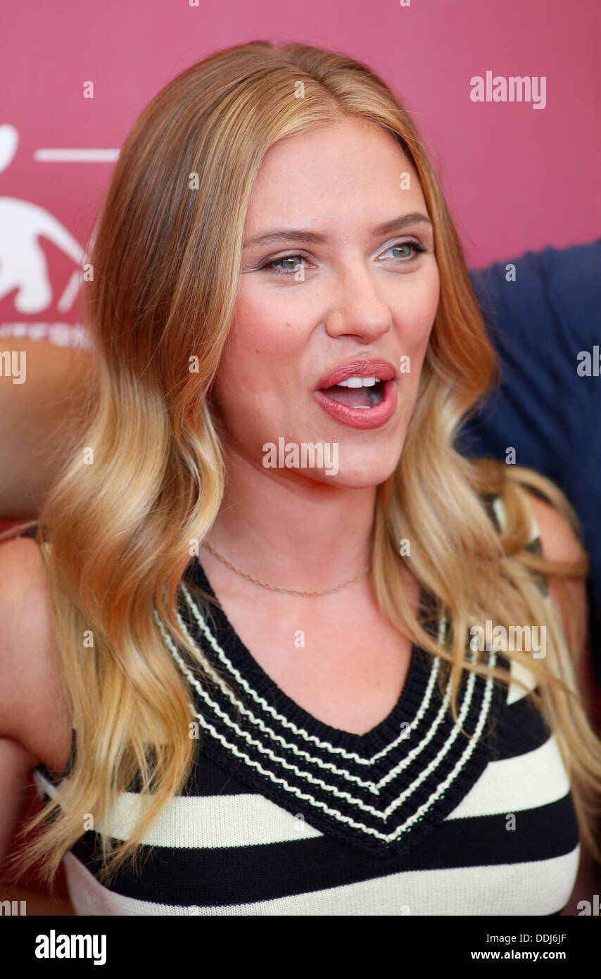 SCARLETT JOHANSSON UNDER THE SKIN PHOTOCALL 70TH VENICE FILM FESTIVAL LIDO VENICE ITALY 03