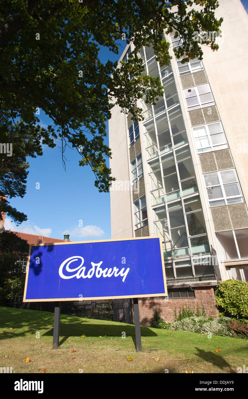 Bournville Village, the home of the Cadbury chocolate factory founded by George Cadbury in 1879, England, United Kingdom Stock Photo