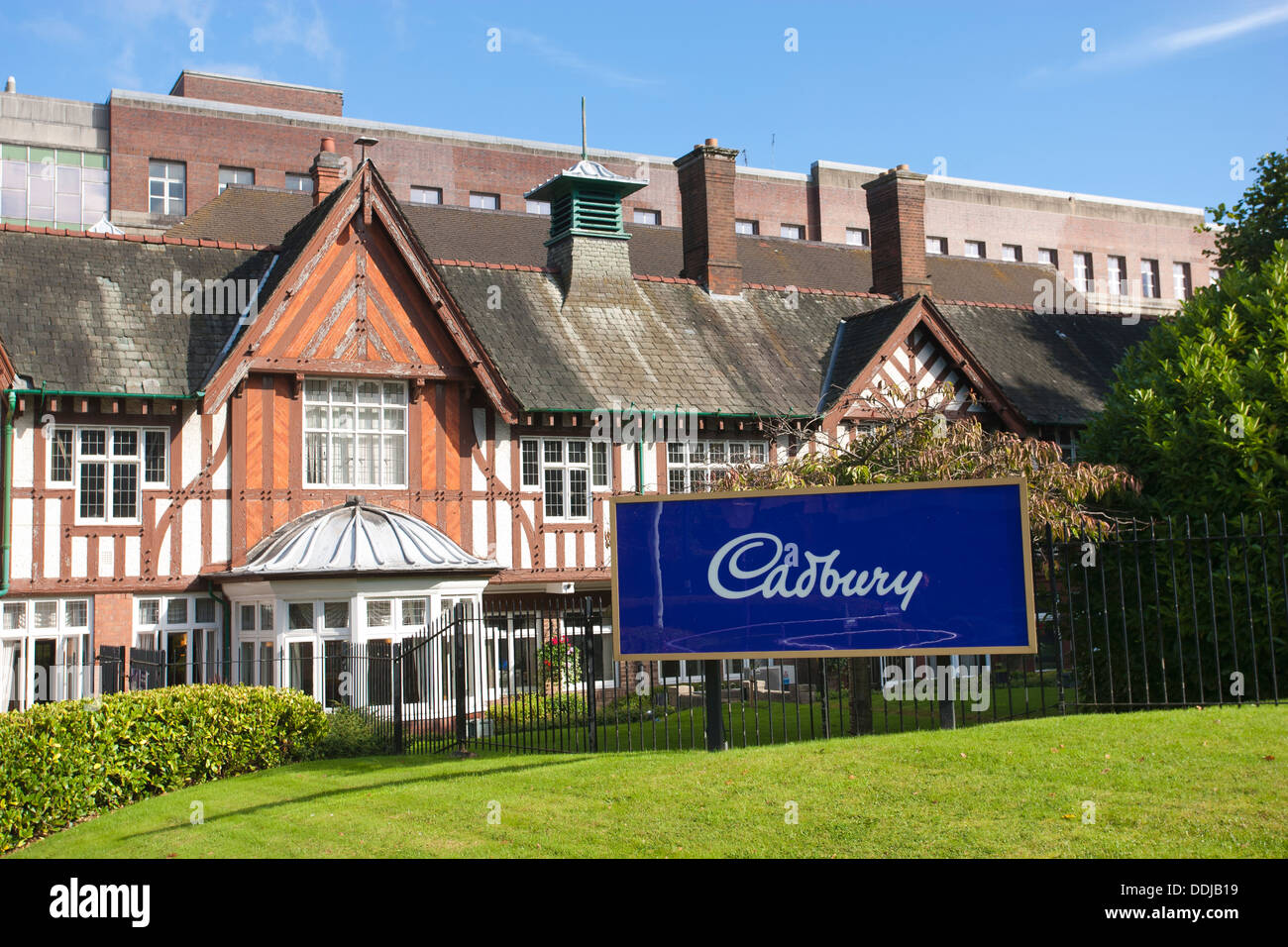 Bournville Village, the home of the Cadbury chocolate factory founded by George Cadbury in 1879, England, United Kingdom Stock Photo