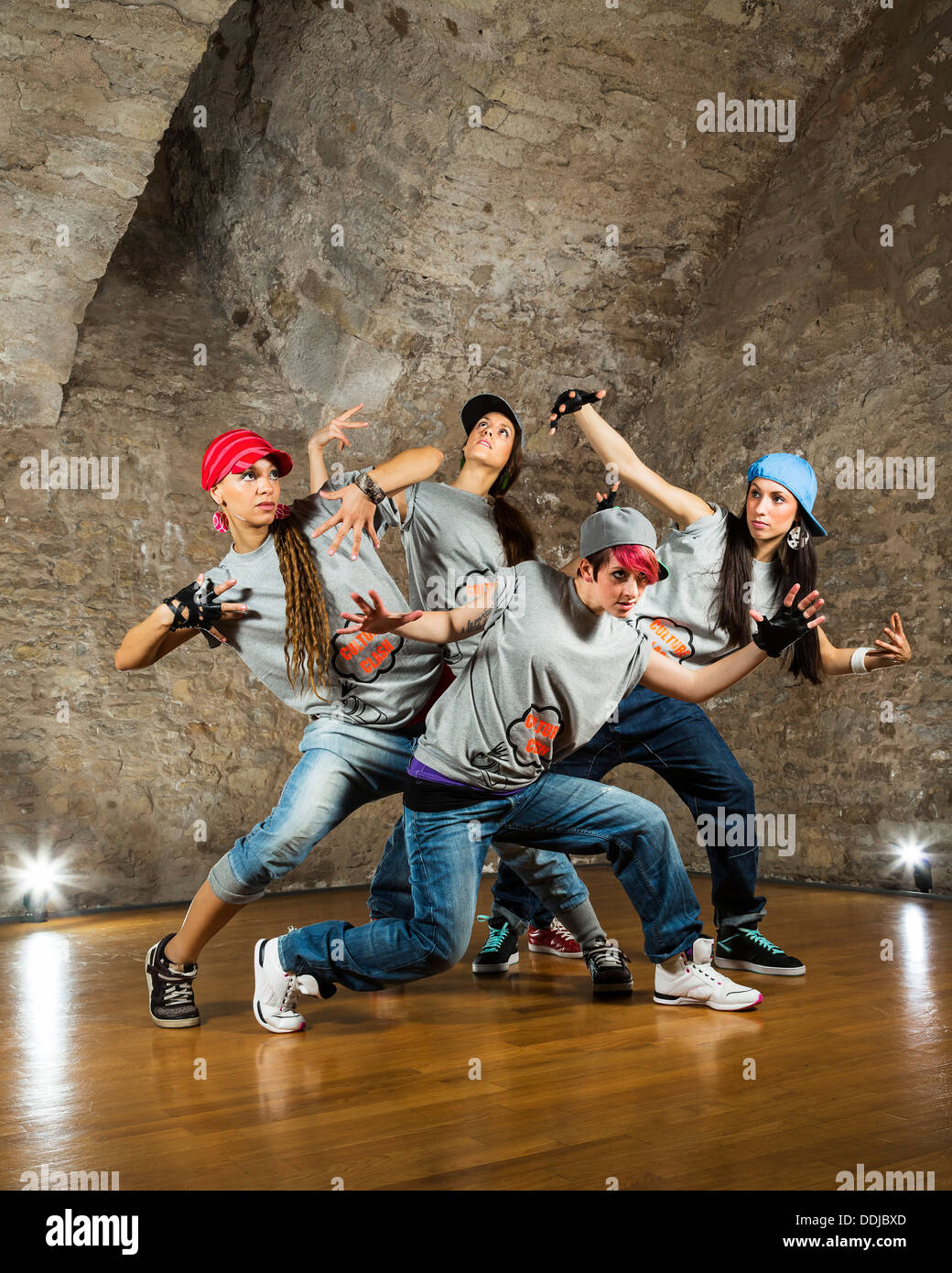 Women performing hip hop dancing style Stockfoto, Lizenzfreies Bild ...