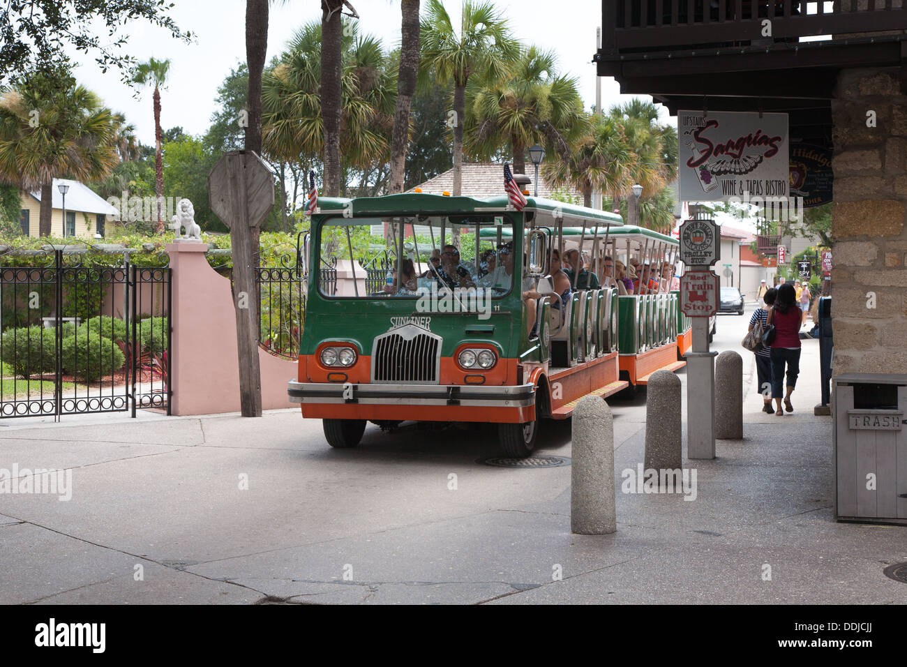 Old Town Trolley Tours Trolley Stop in historic St. Augustine, Florida, USA Stock Photo