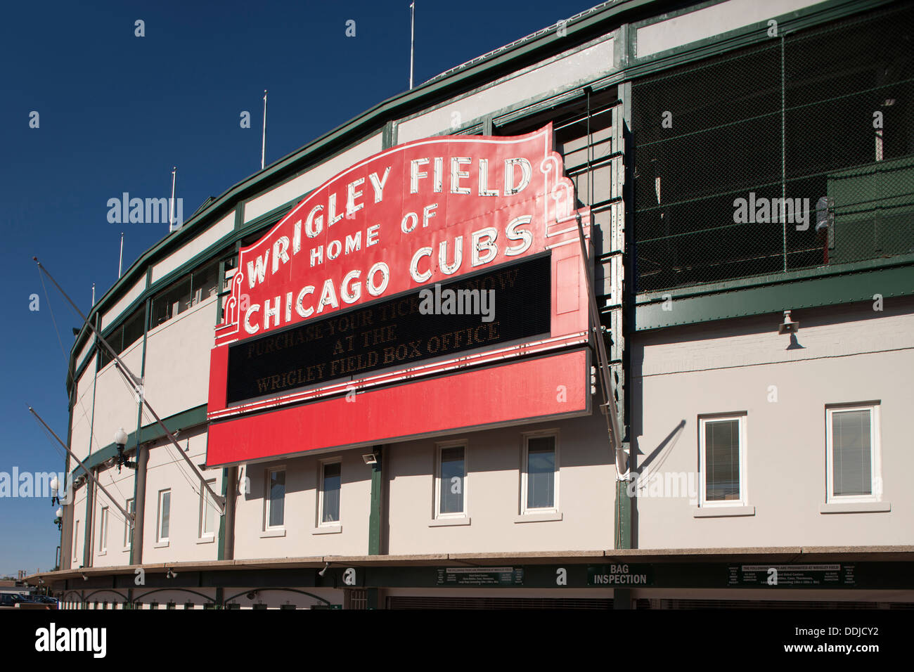 Wrigley field and ivy hi-res stock photography and images - Alamy
