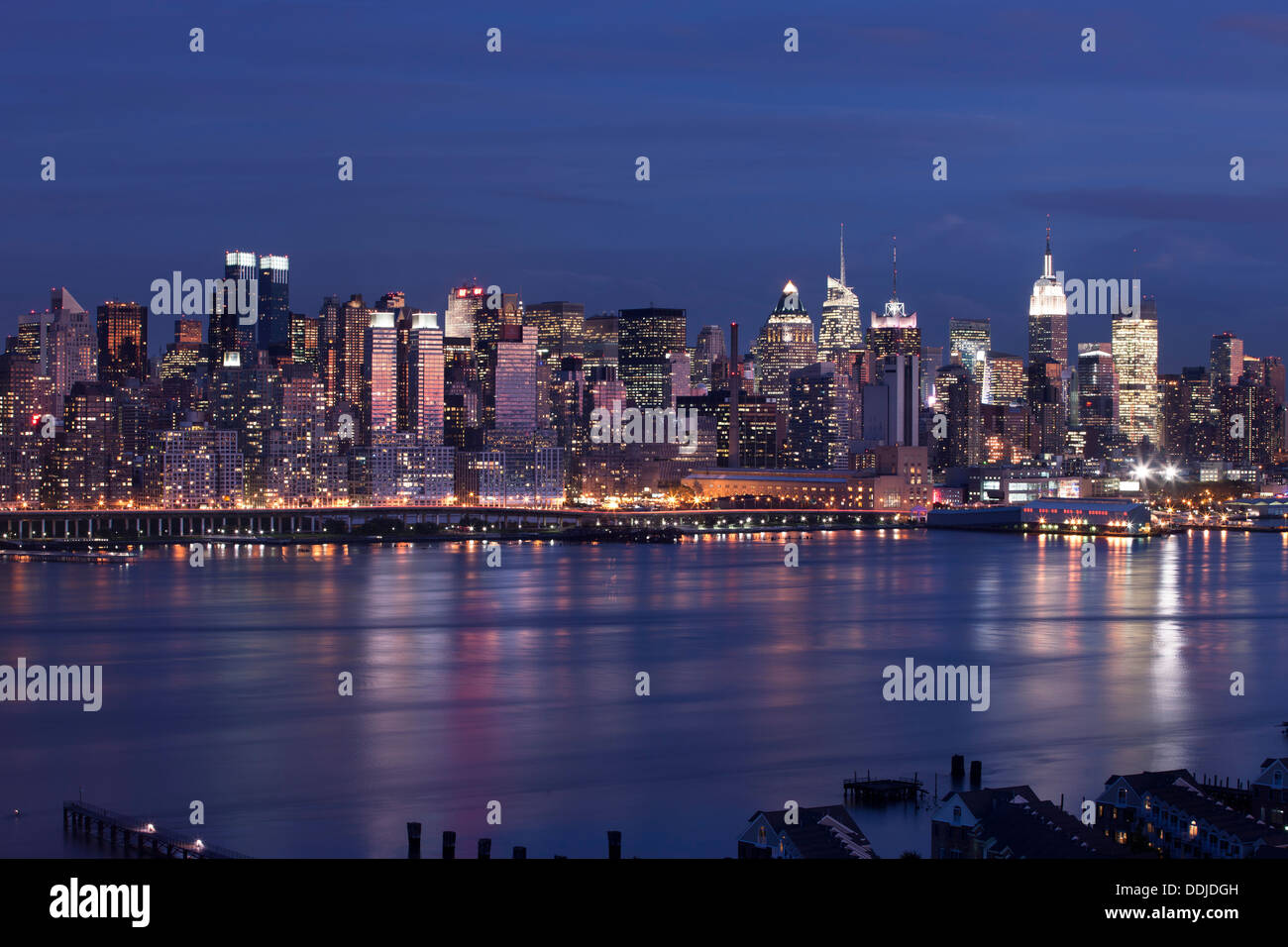 MIDTOWN SKYLINE HUDSON RIVER MANHATTAN NEW YORK CITY USA Stock Photo ...
