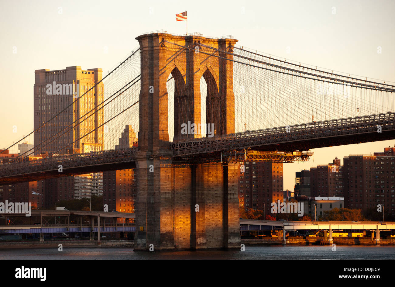 BROOKLYN BRIDGE EAST RIVER MANHATTAN NEW YORK CITY USA Stock Photo - Alamy