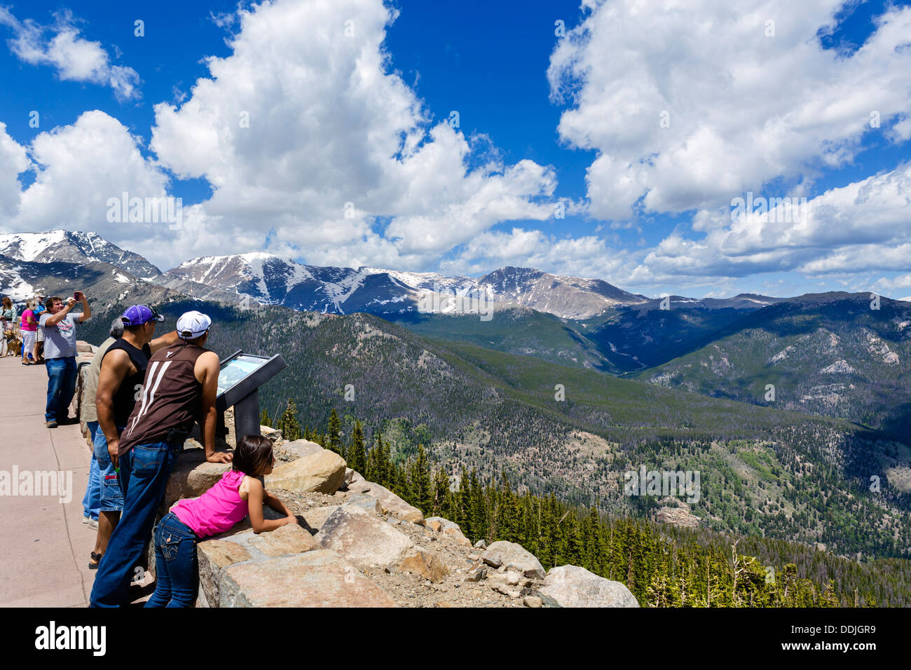 View from the Rainbow Curve Overlook at 3280m, Trail Ridge Road, Rocky Mountain National Park, Colorado, USA Stock Photo