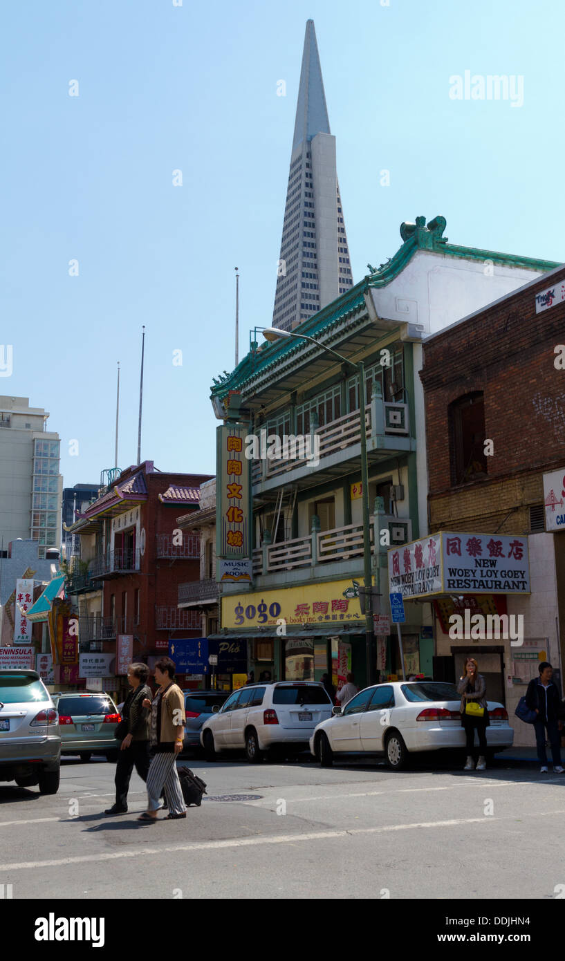 Transamerica building viewed from Grant Avenue in Chinatown, San Francisco Stock Photo