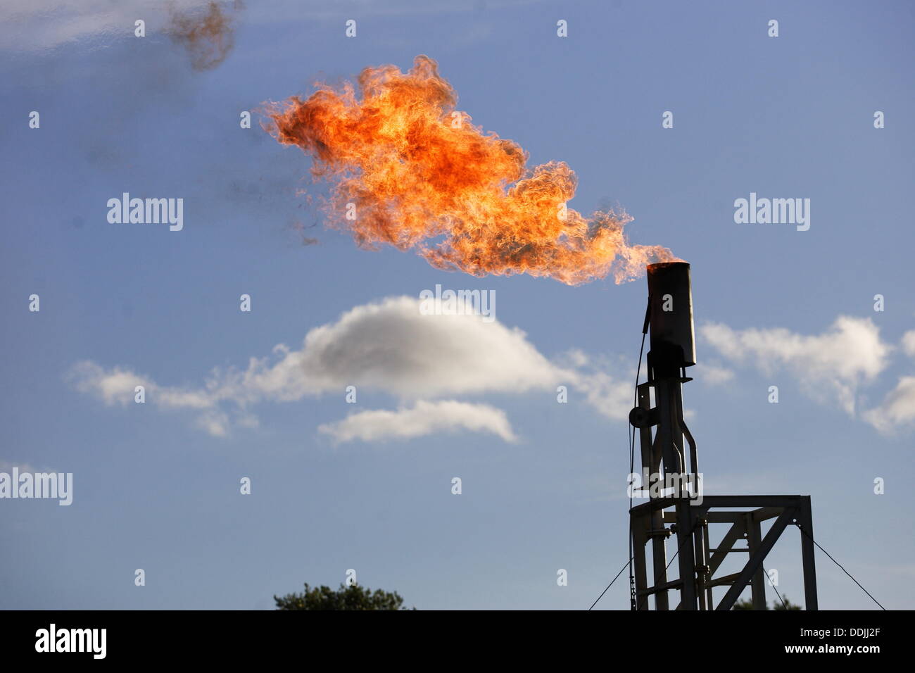 Lebien, Poland 3rd. September 2013 An exploration company controlled by ConocoPhillips - Lane Energy Poland, said it is extracting 8,000 cubic metres of shale gas per day at a test well in Lebien , Northern Poland, an amount unseen in Europe to date. Pictured : Shale gas well in Lebien Credit:  Michal Fludra/Alamy Live News Stock Photo