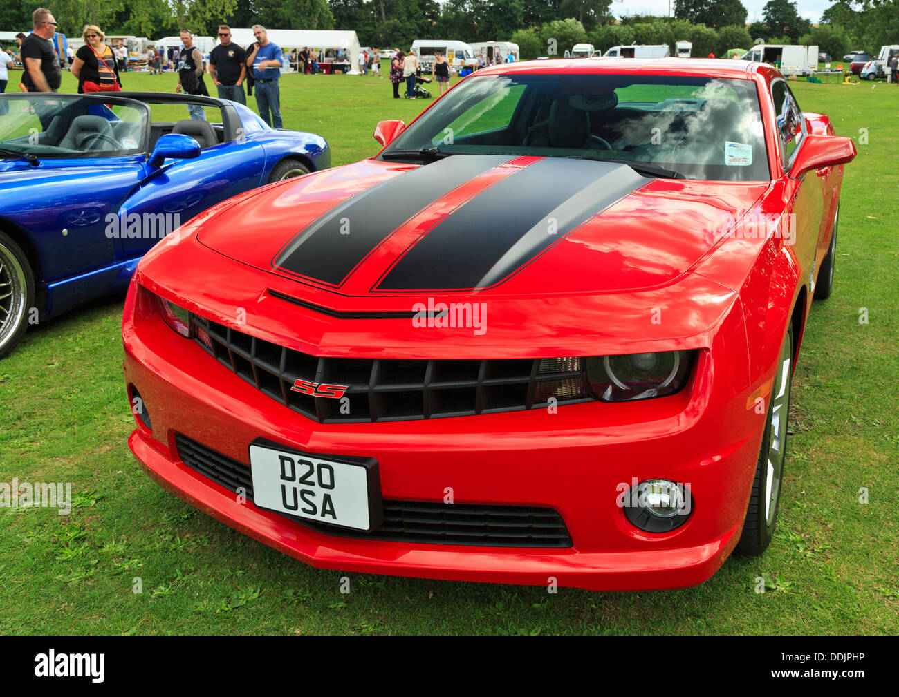 Red camaro hi-res stock photography and images - Alamy