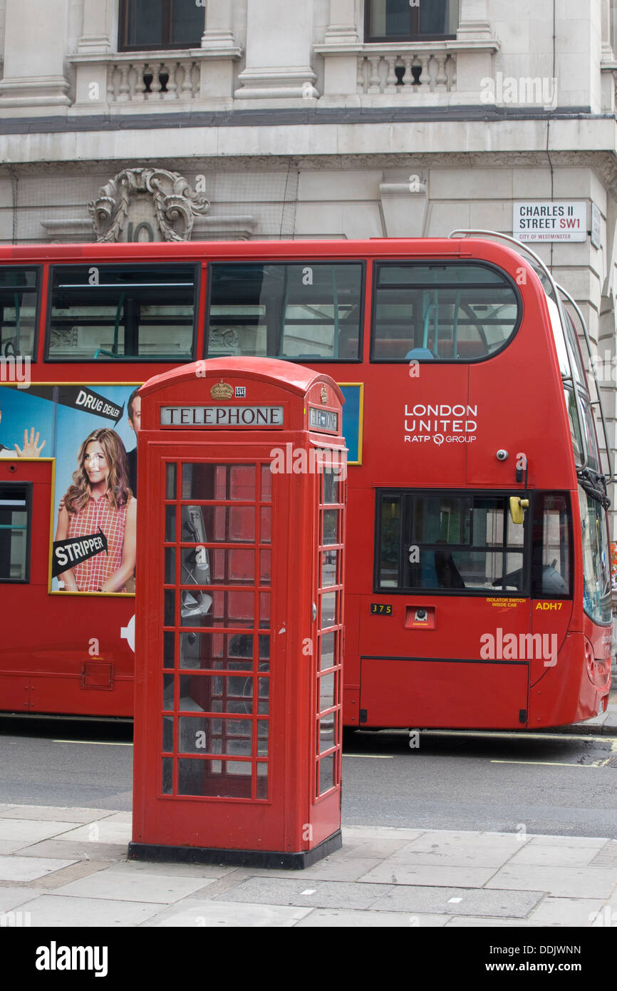 London bus stop advertising hi-res stock photography and images - Alamy