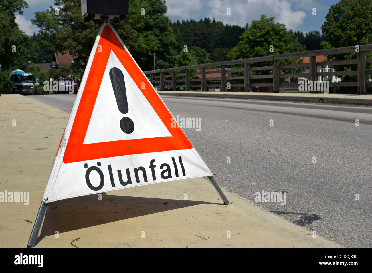 Roadside spill hires stock photography and images Alamy