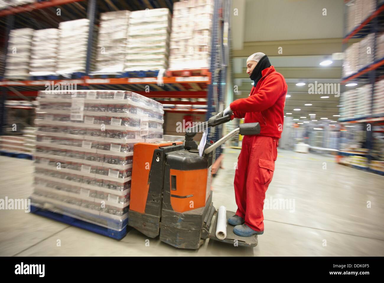 Store products in pallets, Packaging canned vegetables, Canning