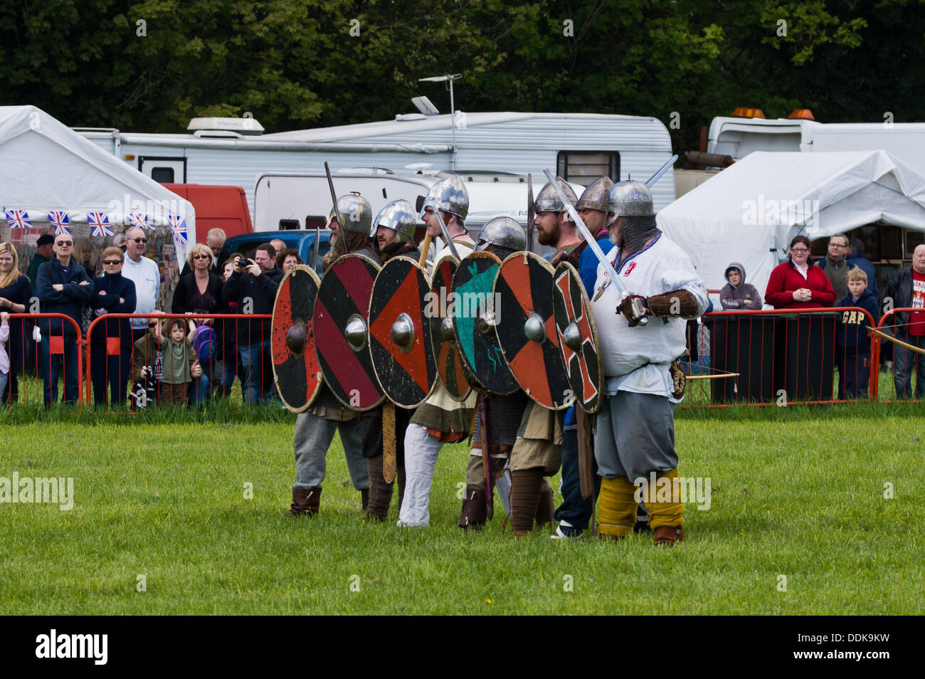 Viking fight hi-res stock photography and images - Alamy