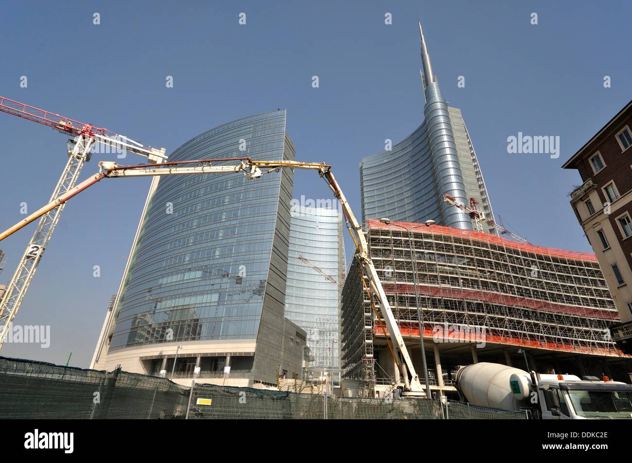New building under construction, Milan, Italy Stock Photo Alamy