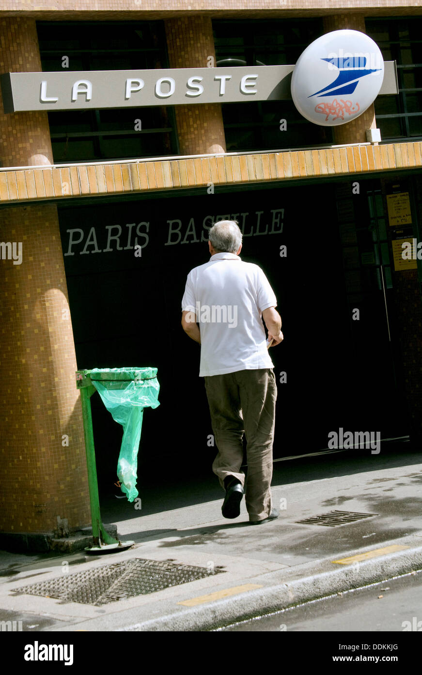Paris post office hires stock photography and images Alamy
