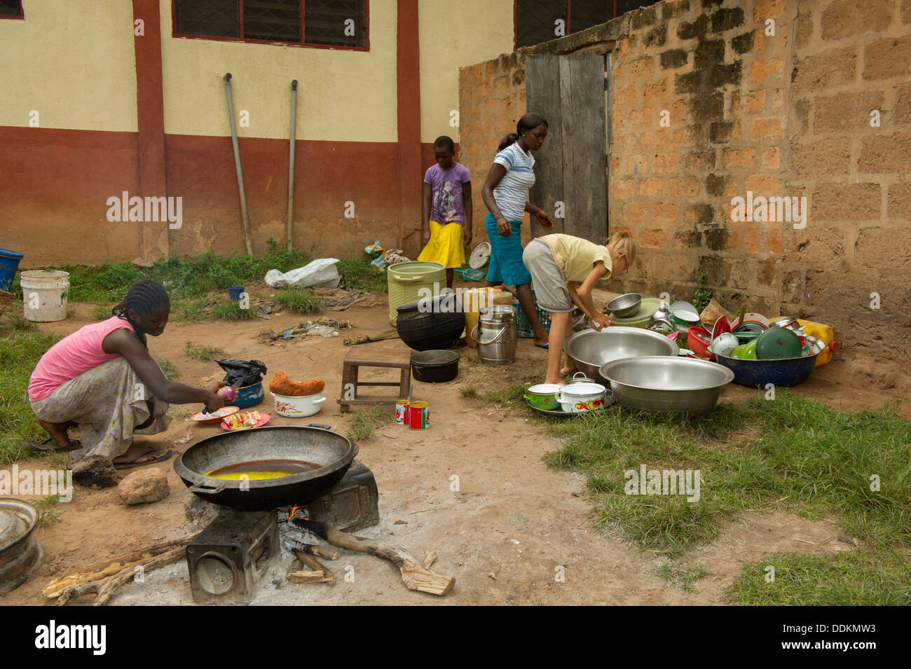 Outdoor kitchen in Nigeria Stock Photo - Alamy