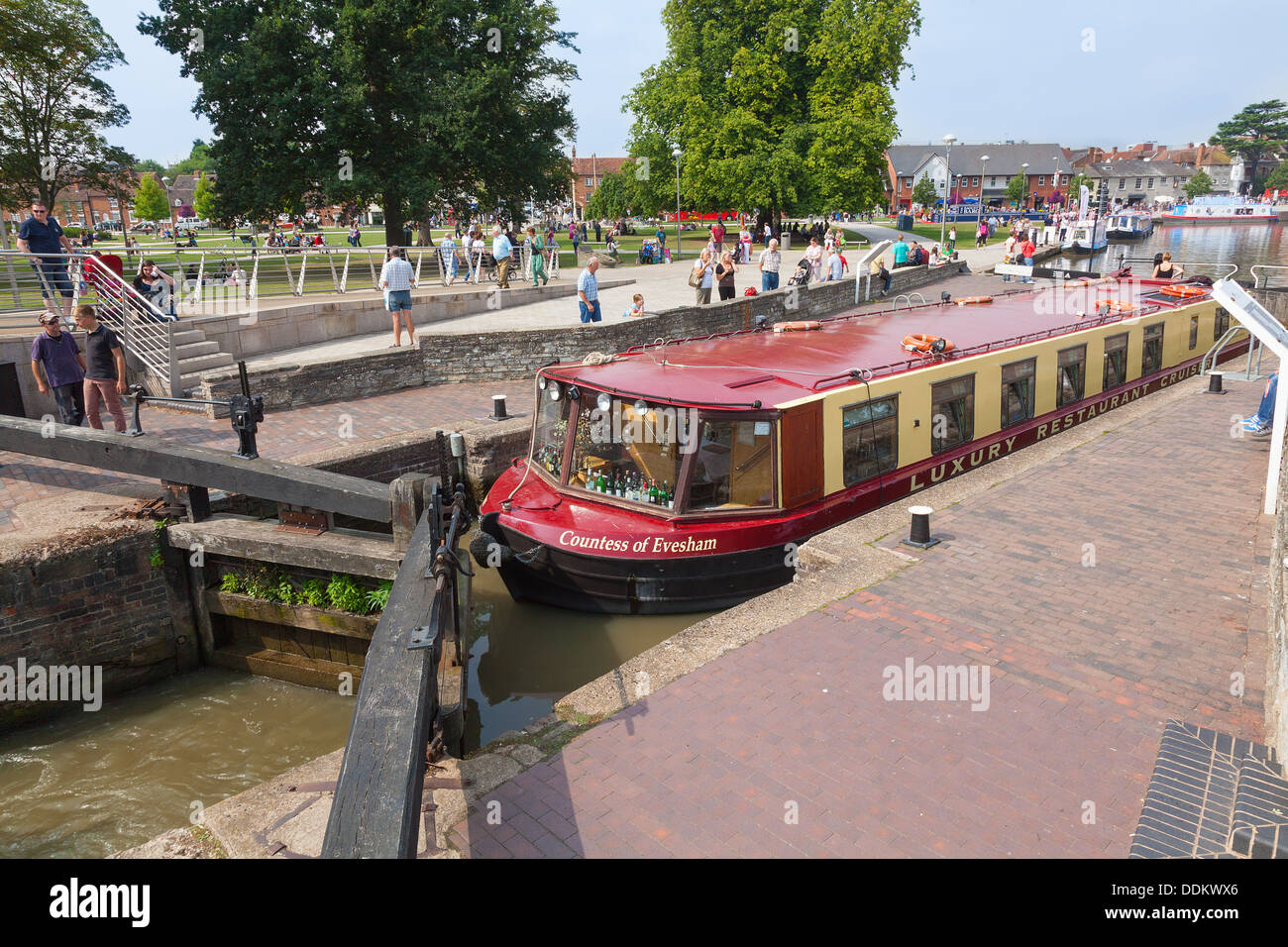 Countess of Evesham cruiser at the lock in Stratford-upon-Avon Stock Photo