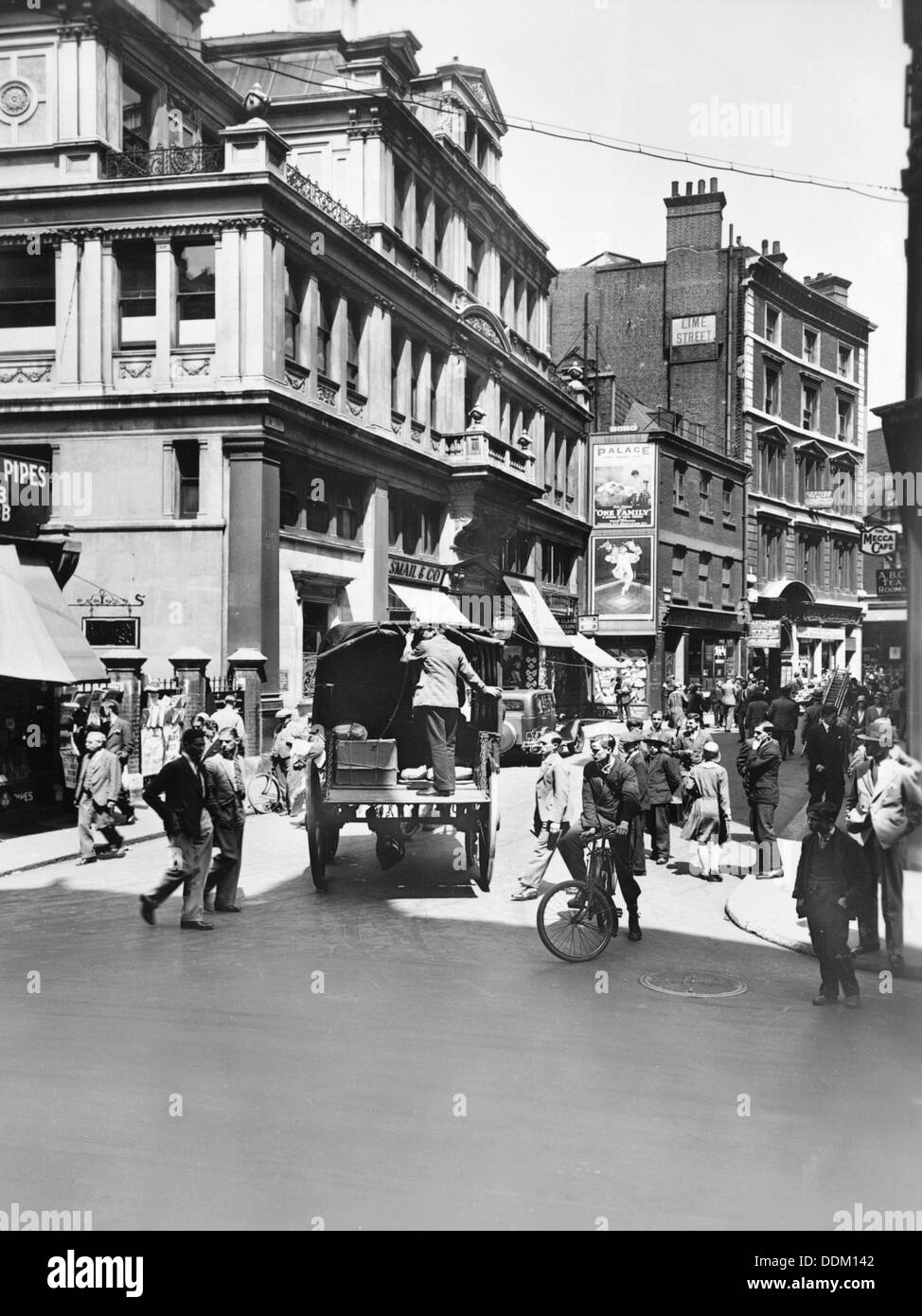 Leadenhall Street looking west, City of London, before 1933. Artist: George Davison Reid Stock Photo