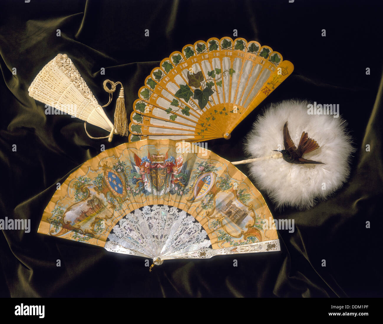 Feather fans hi-res stock photography and images - Alamy