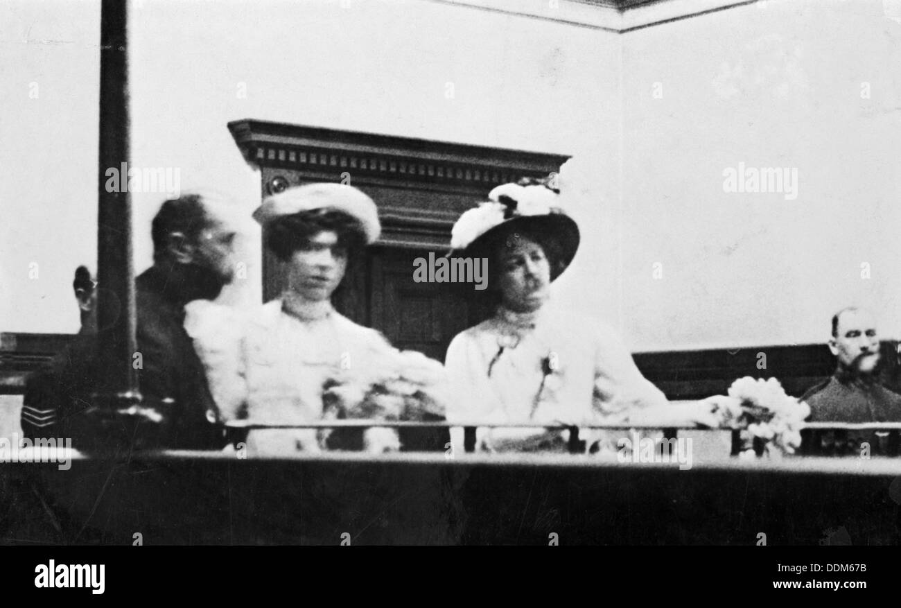 The first window-smashers, Mary Leigh and Edith New in the dock at Bow Street Magistrates, 1908. Artist: Unknown Stock Photo