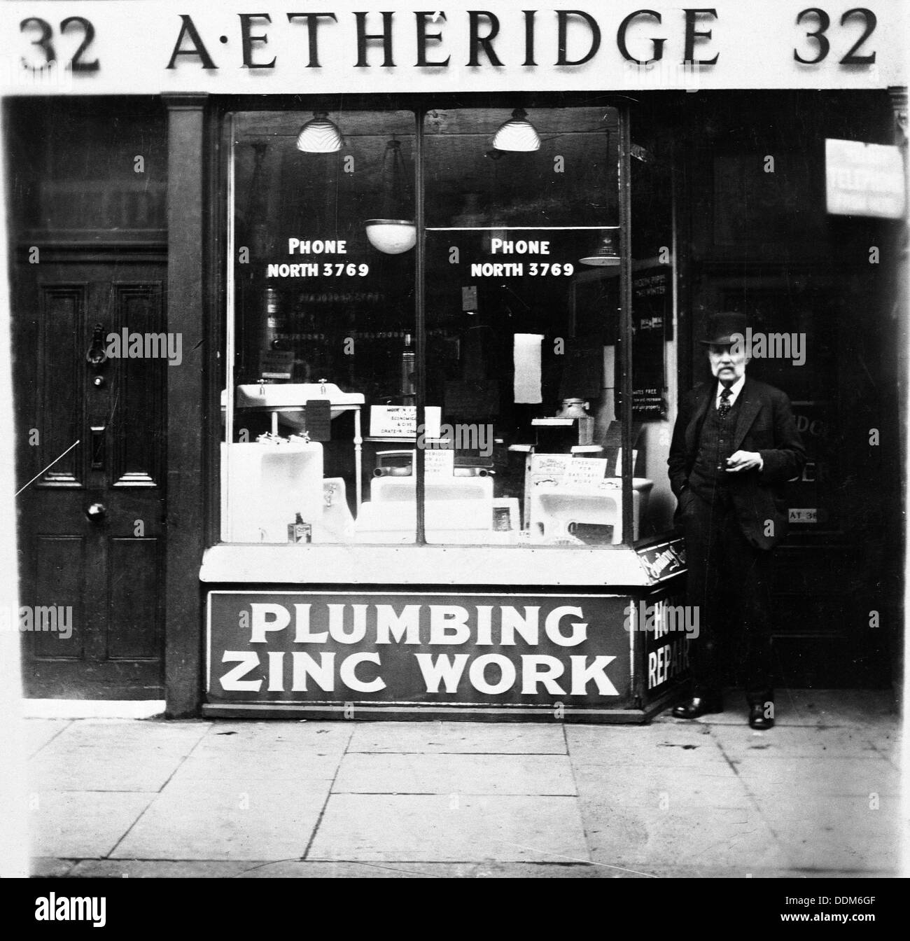 1900s london street hires stock photography and images Alamy