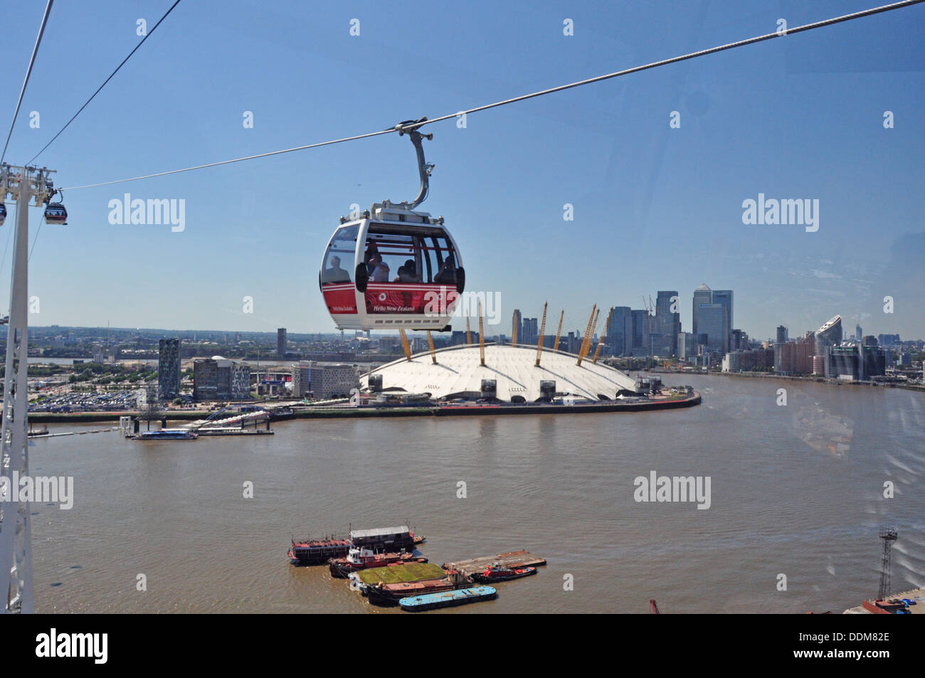 The Emirate Airline London Thames Cable Car Stock Photo Alamy