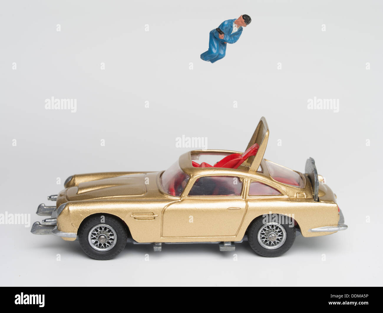 Corgi Toys (261) Die-cast Model of James Bond's Aston Martin DB5 in Goldfinger with ejector seat produced in 1965 Stock Photo