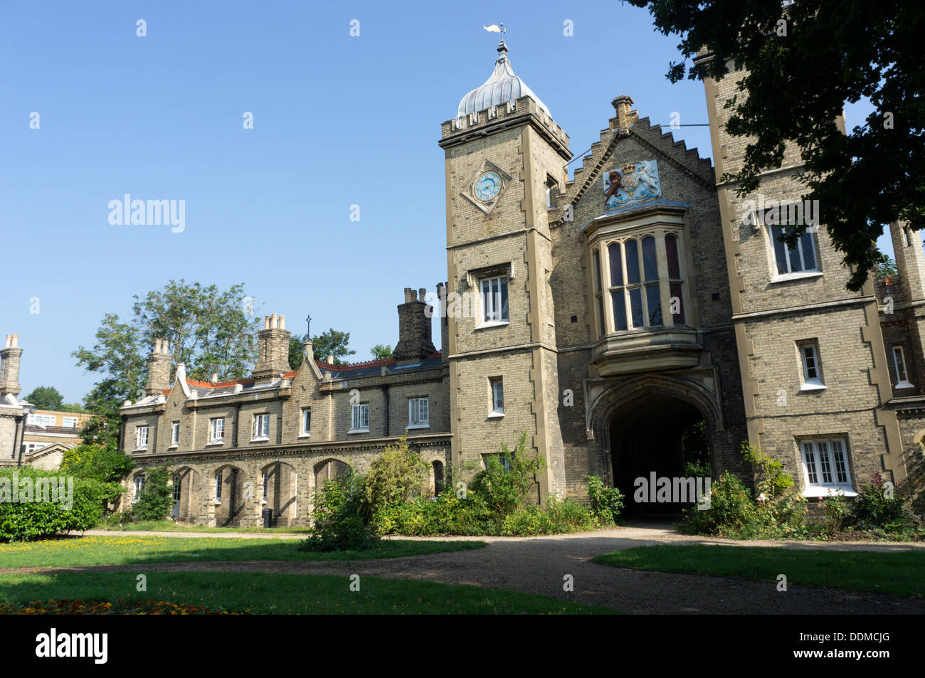 The central tower gateway of the 'Royal Watermen's Almshouses in Penge, south London. Stock Photo