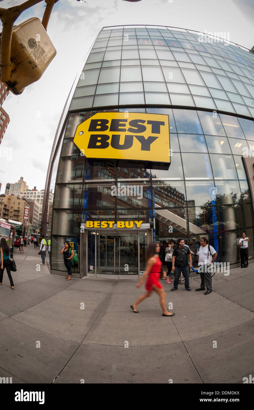 The Best Buy electronics store in Union Square in New York Stock Photo