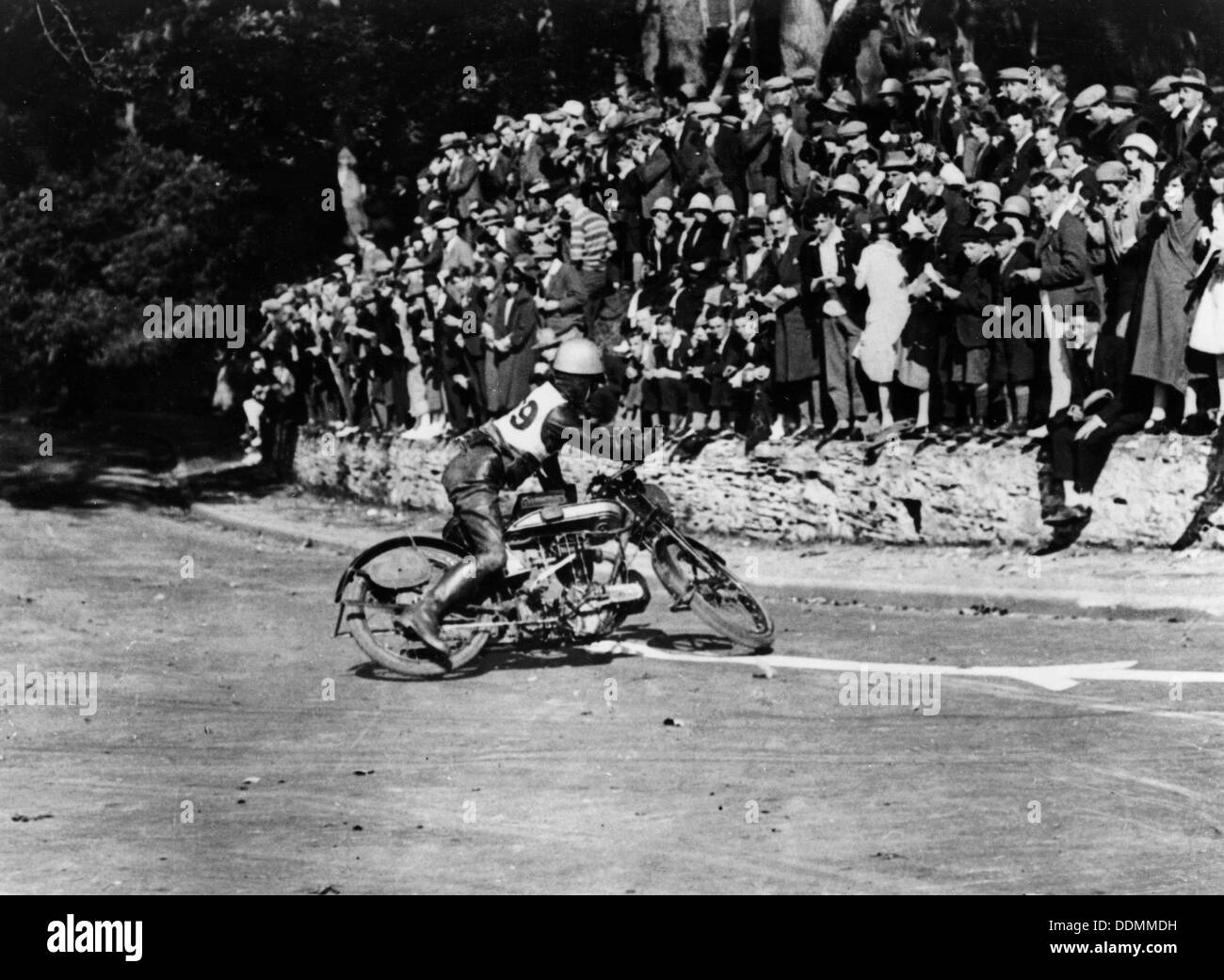 Jack Robinson on a Norton bike, during an Amateur TT race, 1925. Artist: Unknown Stock Photo