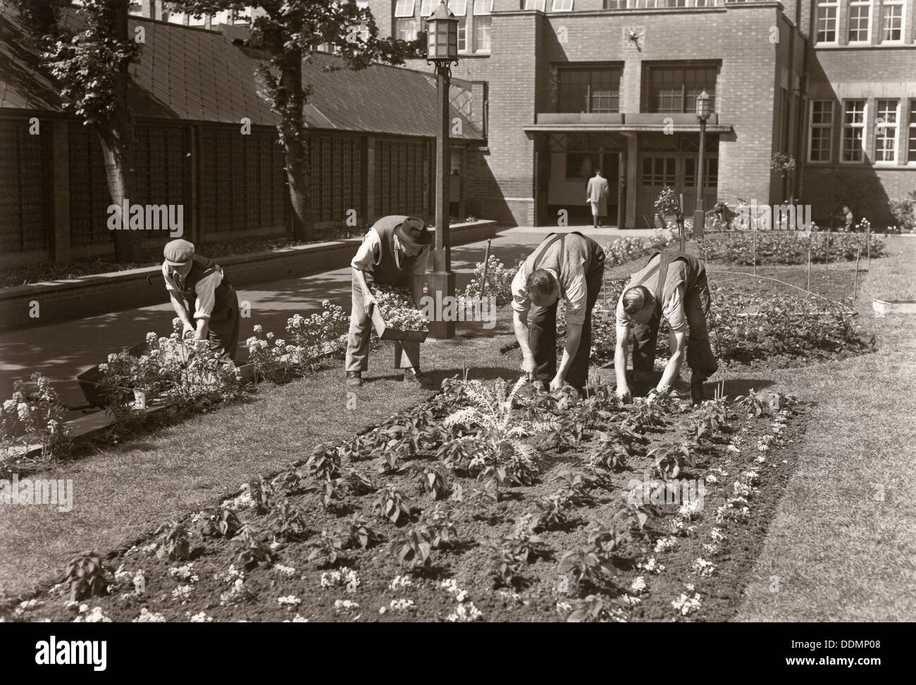 Rowntree factory 1950s hires stock photography and images Alamy