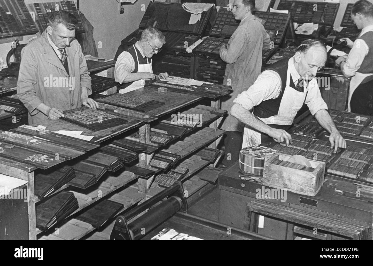 Printing press 1950s hires stock photography and images Alamy
