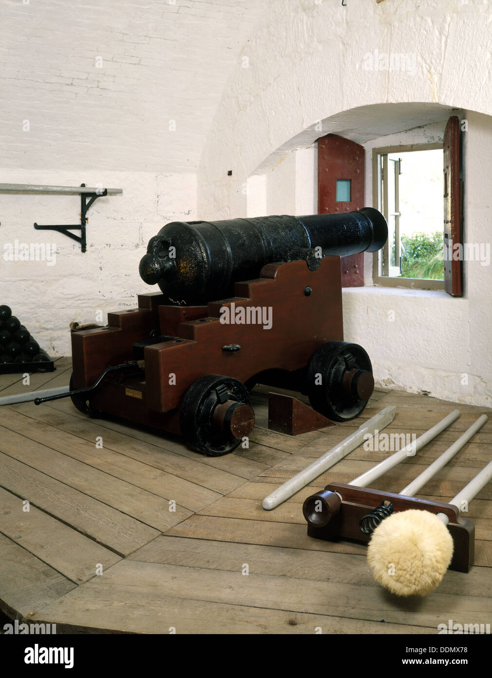 Cannon, Dartmouth Castle, Devon, 1994. Artist: J Bailey Stock Photo
