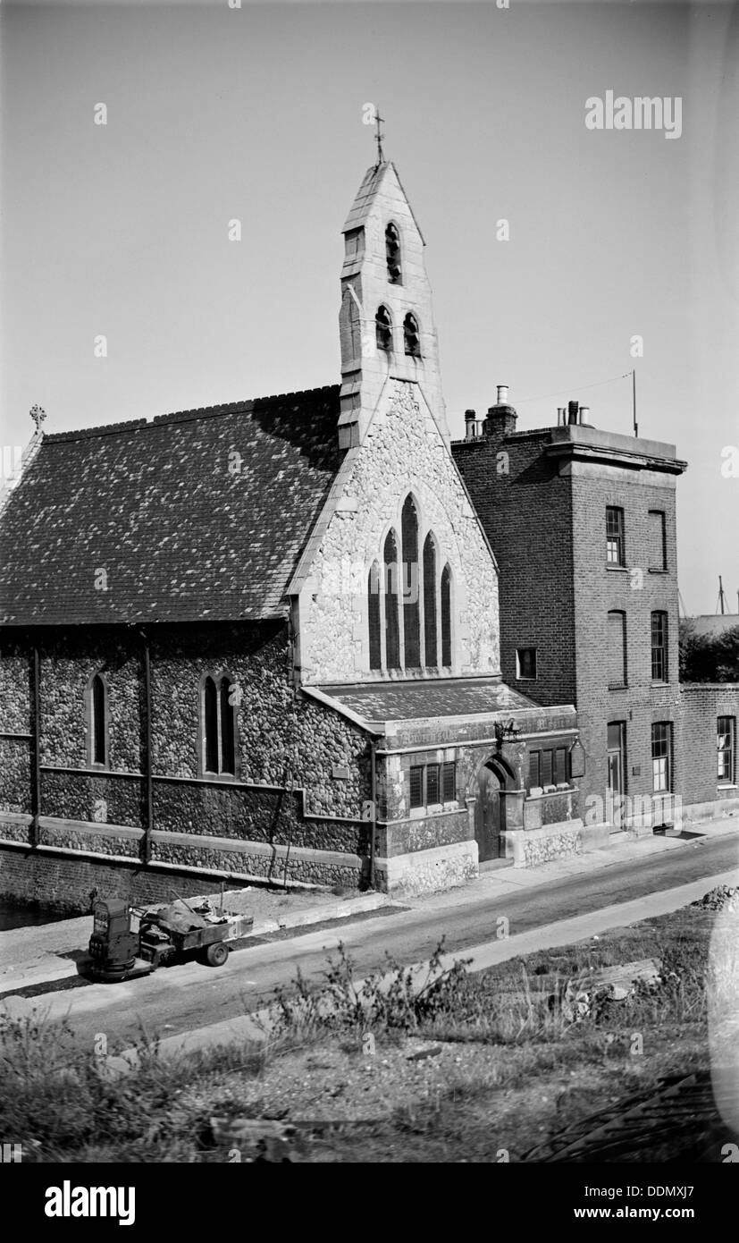 St Andrew's church, Royal Pier Road, Gravesend, Kent, c1945-c1965. Artist: SW Rawlings Stock Photo