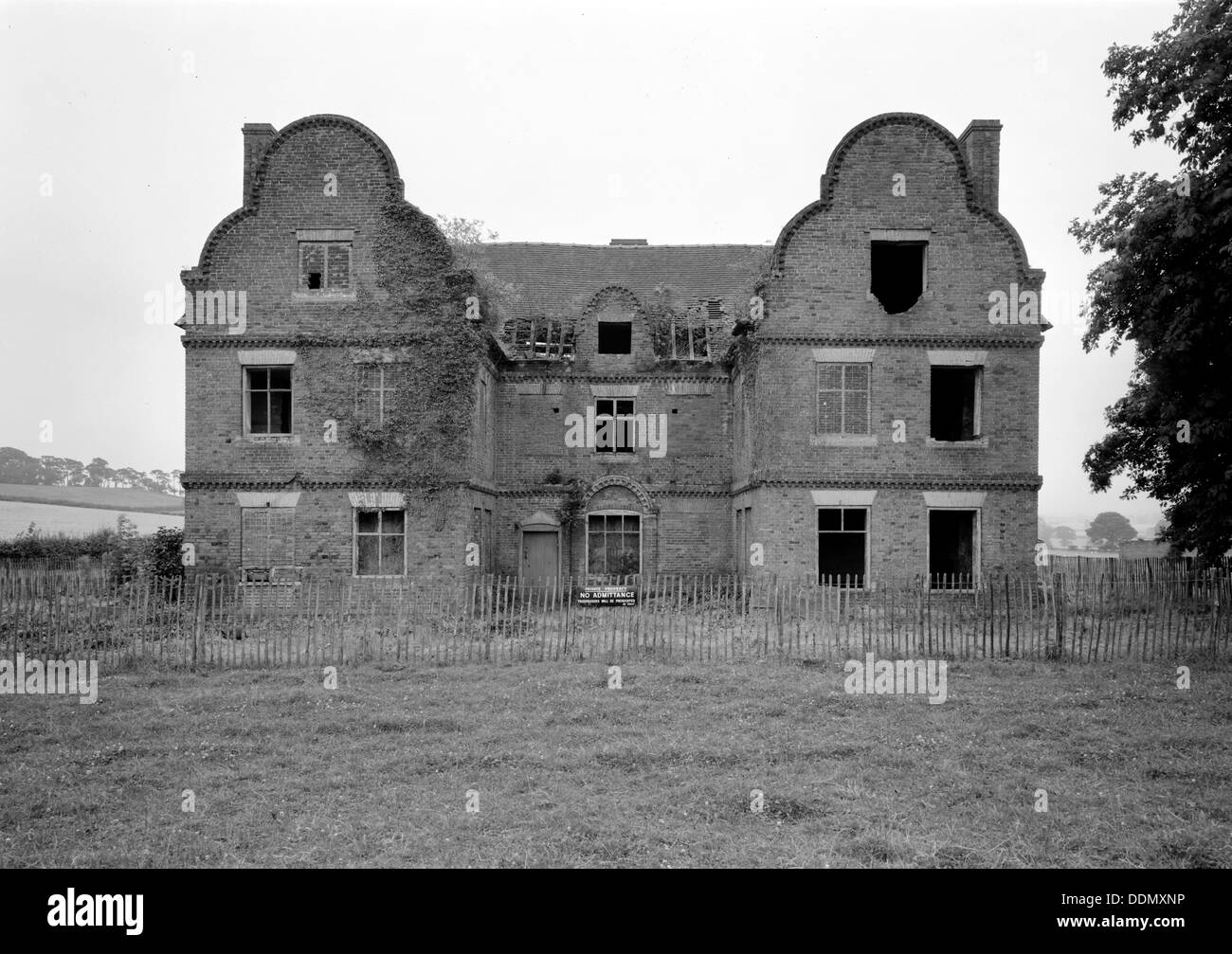 17th century brick building Black and White Stock Photos & Images - Alamy