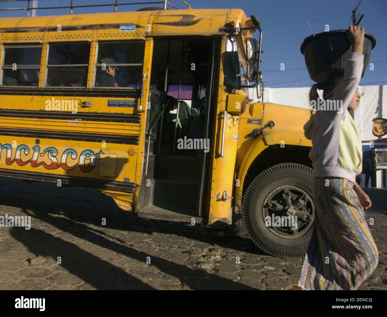 School buss hi-res stock photography and images - Alamy