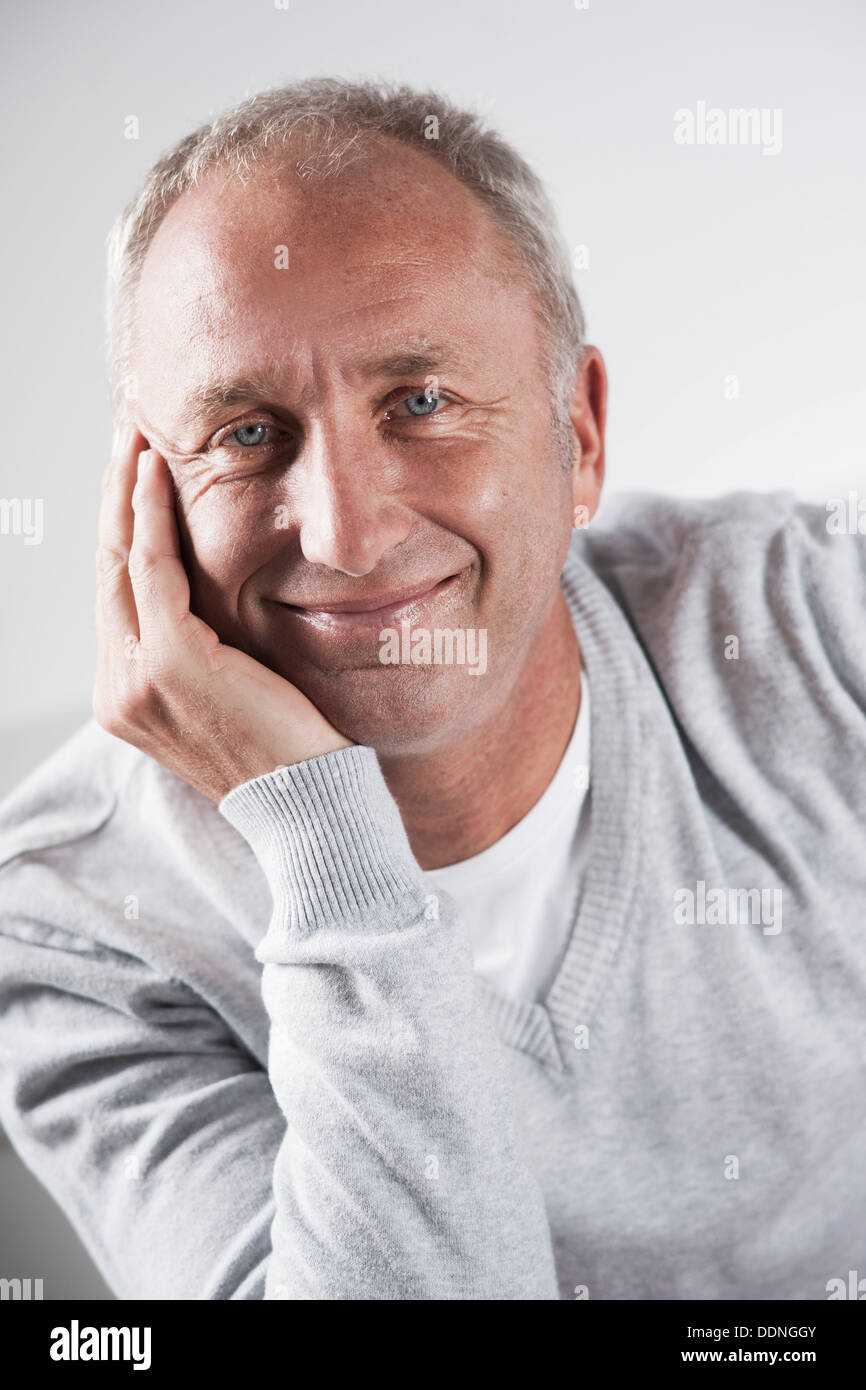 Mature portrait vertical studio hi-res stock photography and images - Alamy