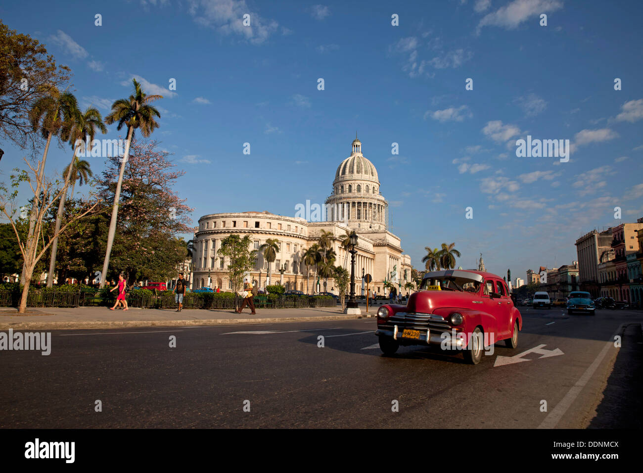 classic US car and El Capitolio in central Havana, Cuba, Caribbean Stock Photo