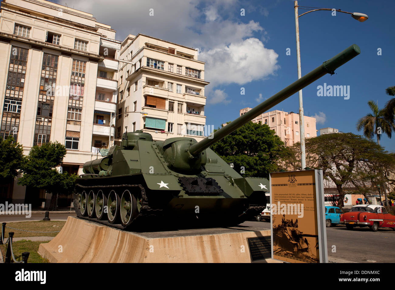 tank SAU 100 in front of the Museum of the Revolution in Havana, Cuba, Caribbean Stock Photo