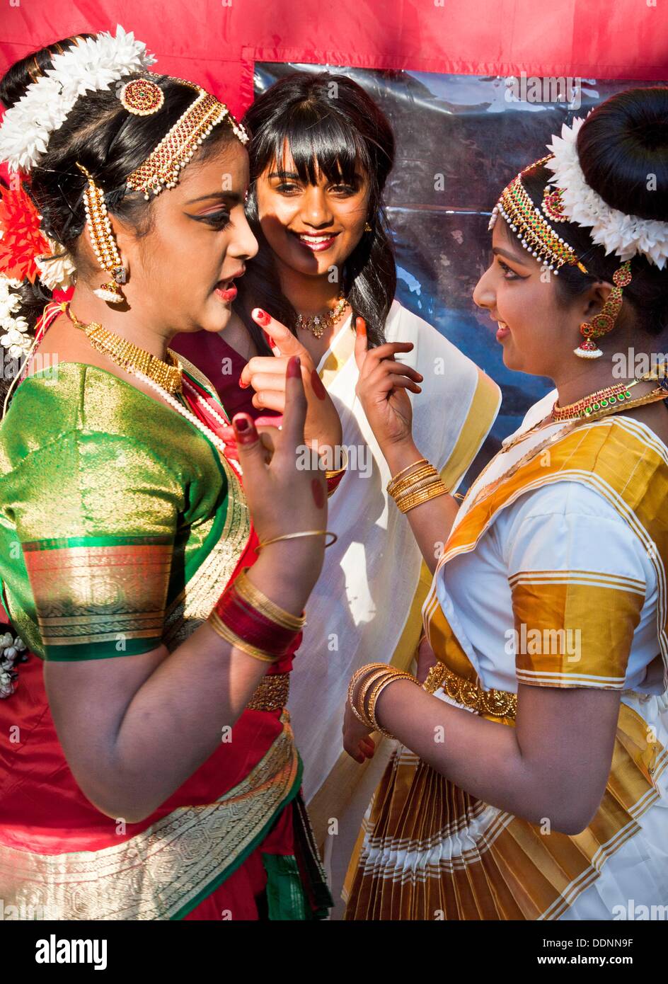 Share 131+ festival dress indian