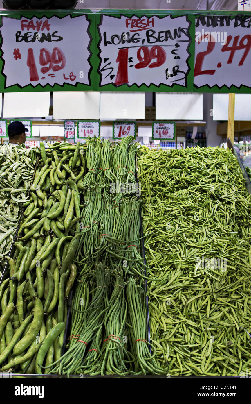 Chicago illinois grocery store price signs hires stock photography and