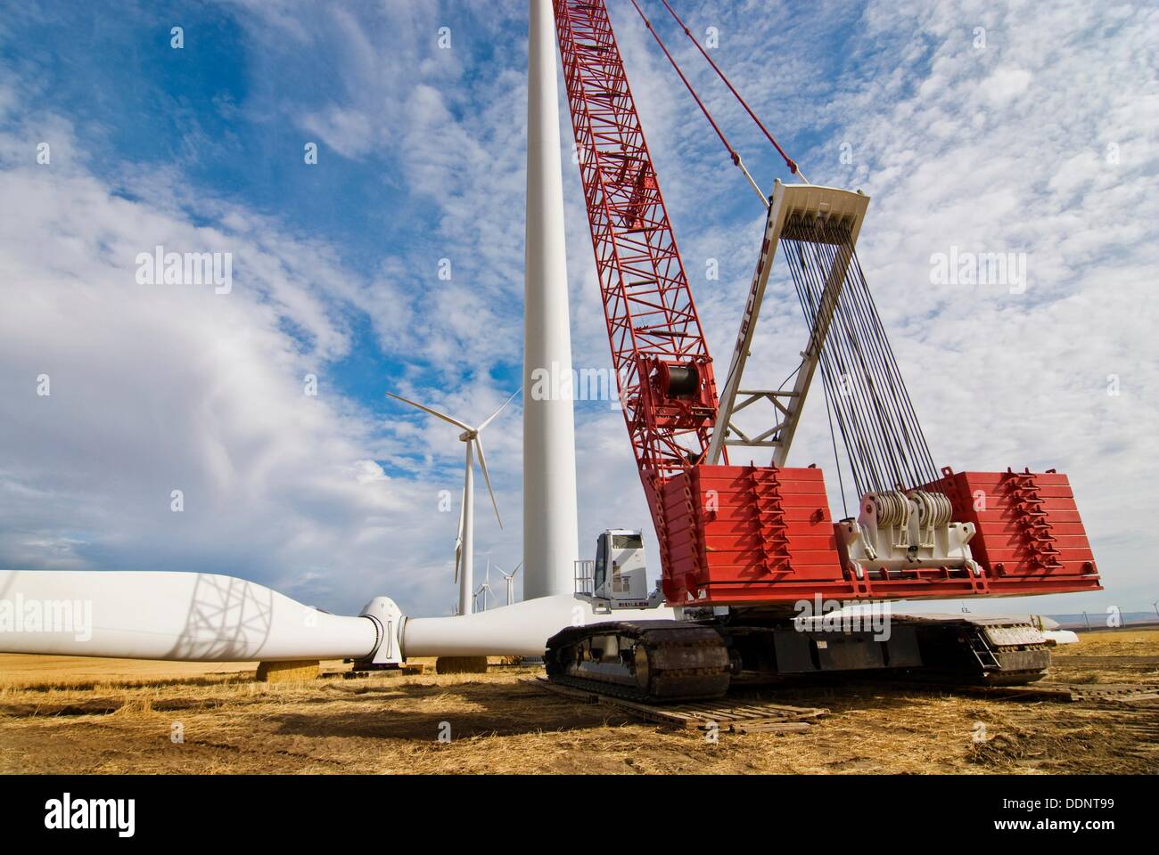 Manitowoc 16000 crawler crane being used for erecting wind turbines