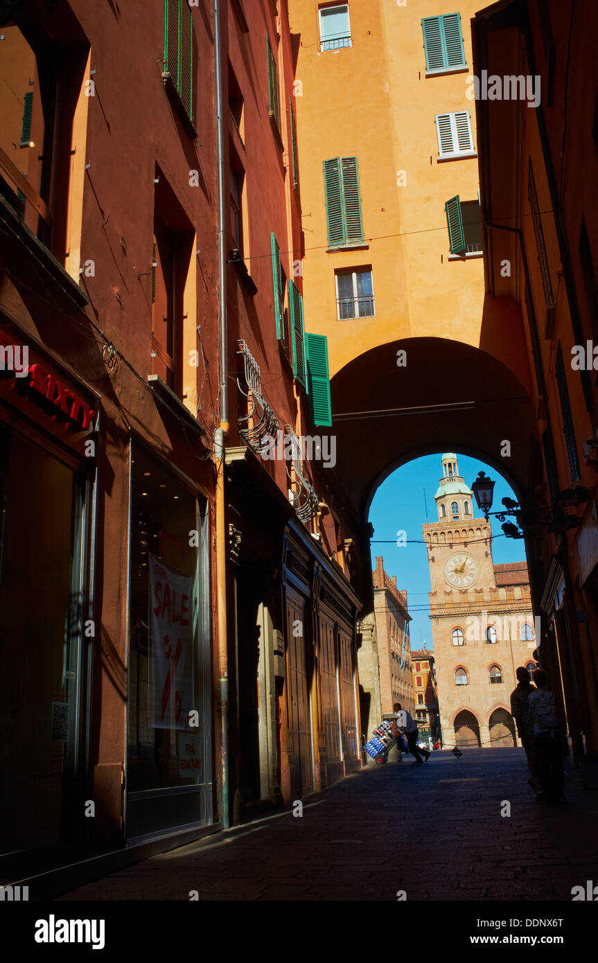 Italy, EmiliaRomagna, Bologna, View of Piazza Maggiore, Palazzo