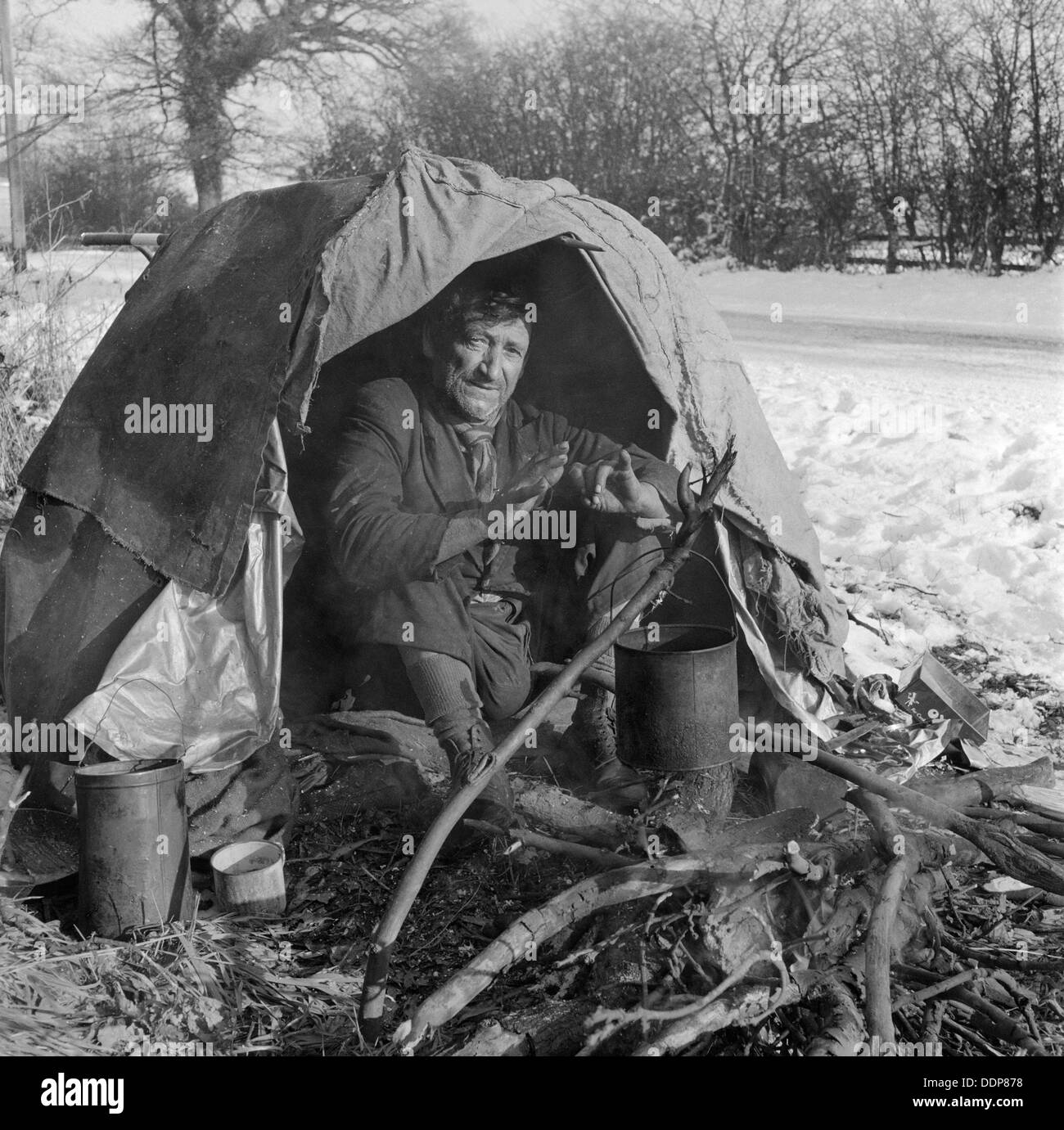 Makeshift shelter, Great Missenden, Buckinghamshire, c1946-c1959. Artist: John Gay Stock Photo