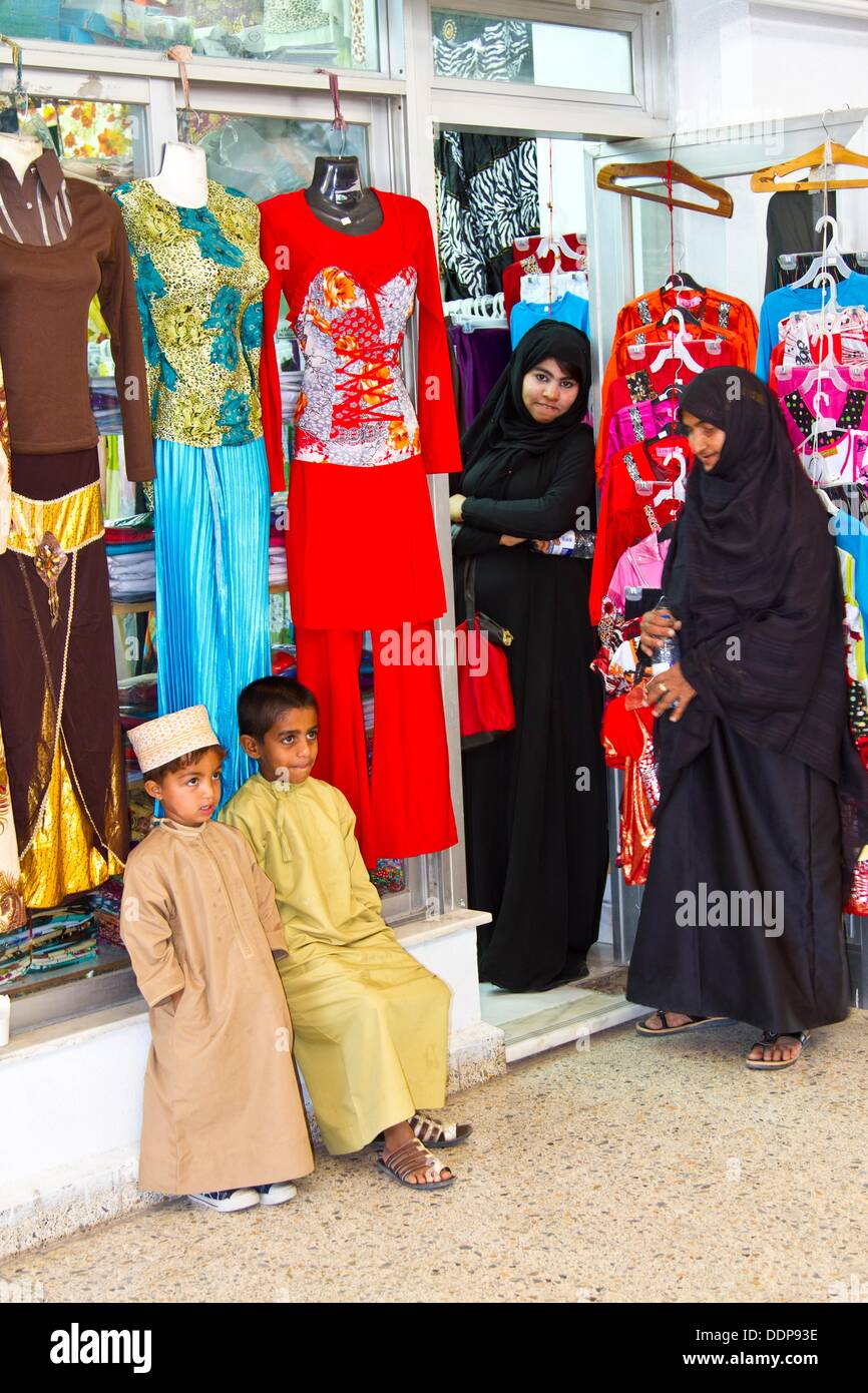 traditional uae clothing