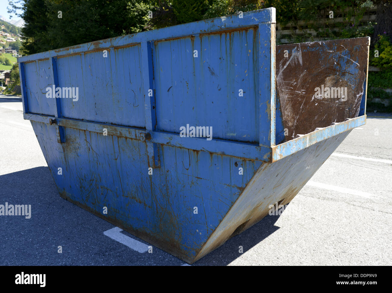 Industrial bin hi-res stock photography and images - Alamy