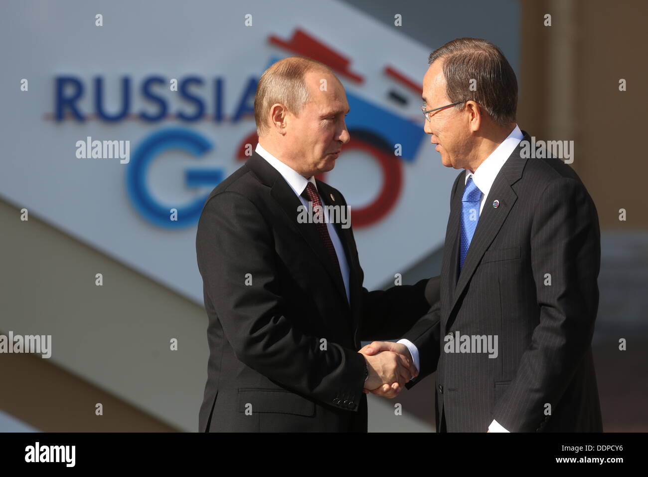 St. Petersburg, Russia. 05th Sep, 2013. Russian President Vladimir Putin (L) welcomes United Nations Secretary-General Ban Ki-moon for the G20 summit at the Constantine Palace in St. Petersburg, Russia, 05 September 2013. The G20 summit takes place from 05 to 06 September. Photo: Kay Nietfeld/dpa/Alamy Live News Stock Photo