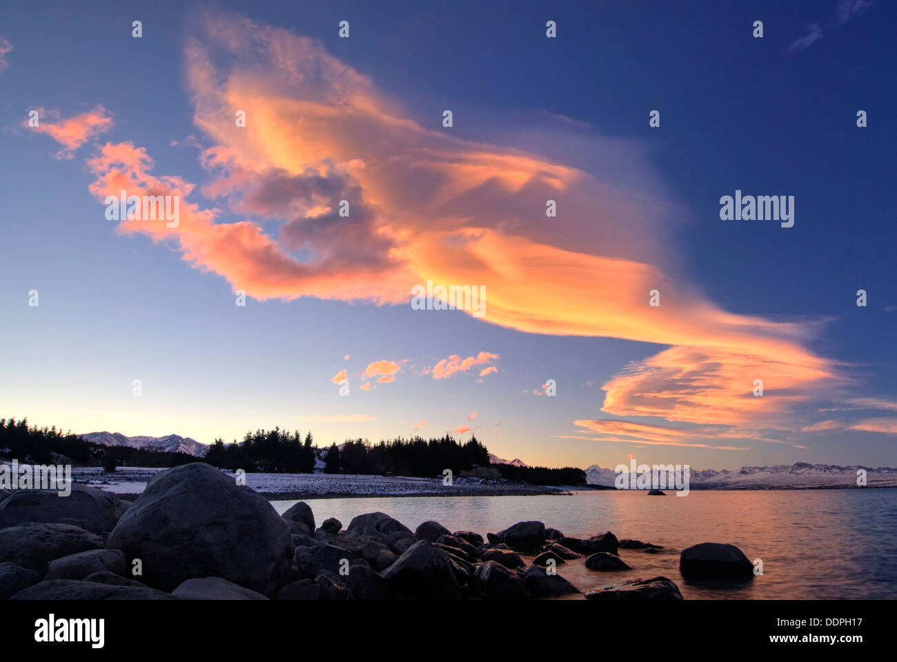 Lake Pukaki Mt Cook South Island New Zealand Sunset Stock Photo Alamy