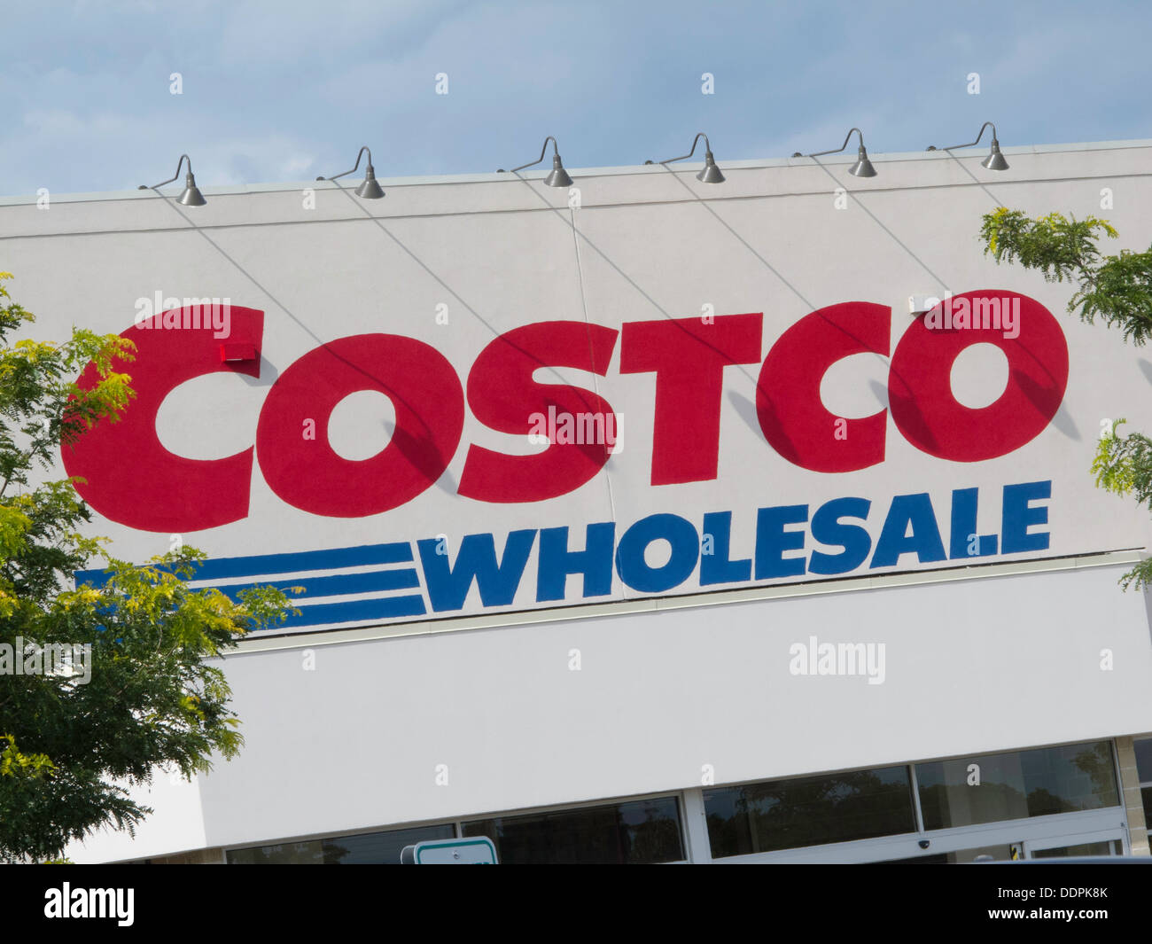 Costco Wholesale Warehouse Store USA Stock Photo Alamy
